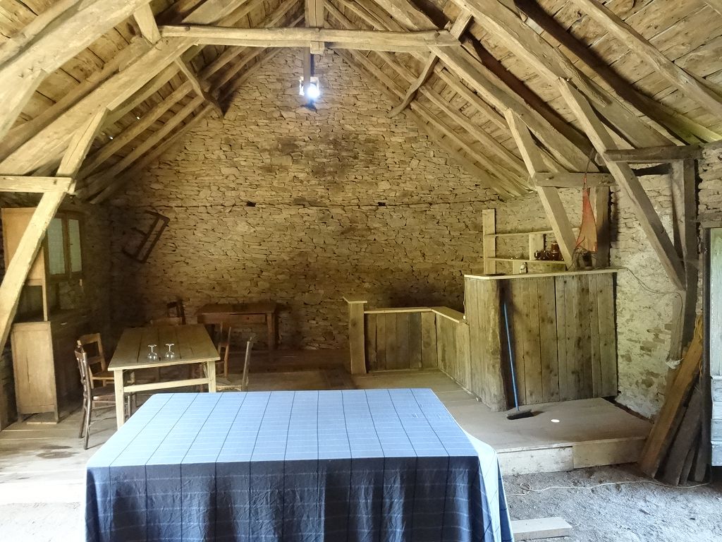 Corps de ferme SUD DE BRIVE CHÉDAILLE IMMOBILIER