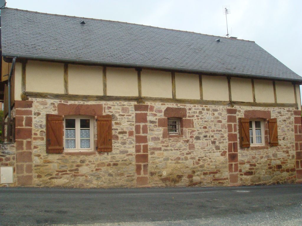 Maison de village PLEIN CENTRE DE MEYSSAC CHÉDAILLE IMMOBILIER